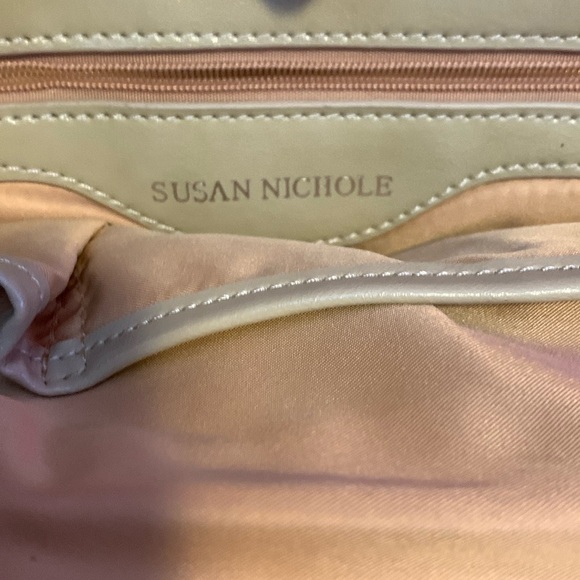 Very unique bag by Suzanne Nichole. Used two times with tag unzips aroun… - Picture 3 of 9